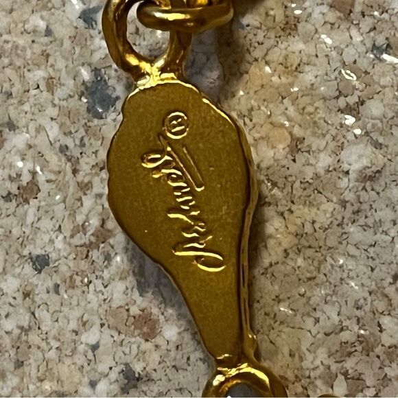 Ashreil cream textured shoulder bag gold tone chain with vintage style detail - Picture 9 of 12